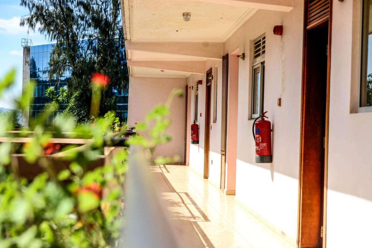 Room In Bb - Enjoy You Vacation Wail Staying In This Single Room Fit For 2 People Kigali Ngoại thất bức ảnh